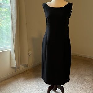 Black sleeveless dress